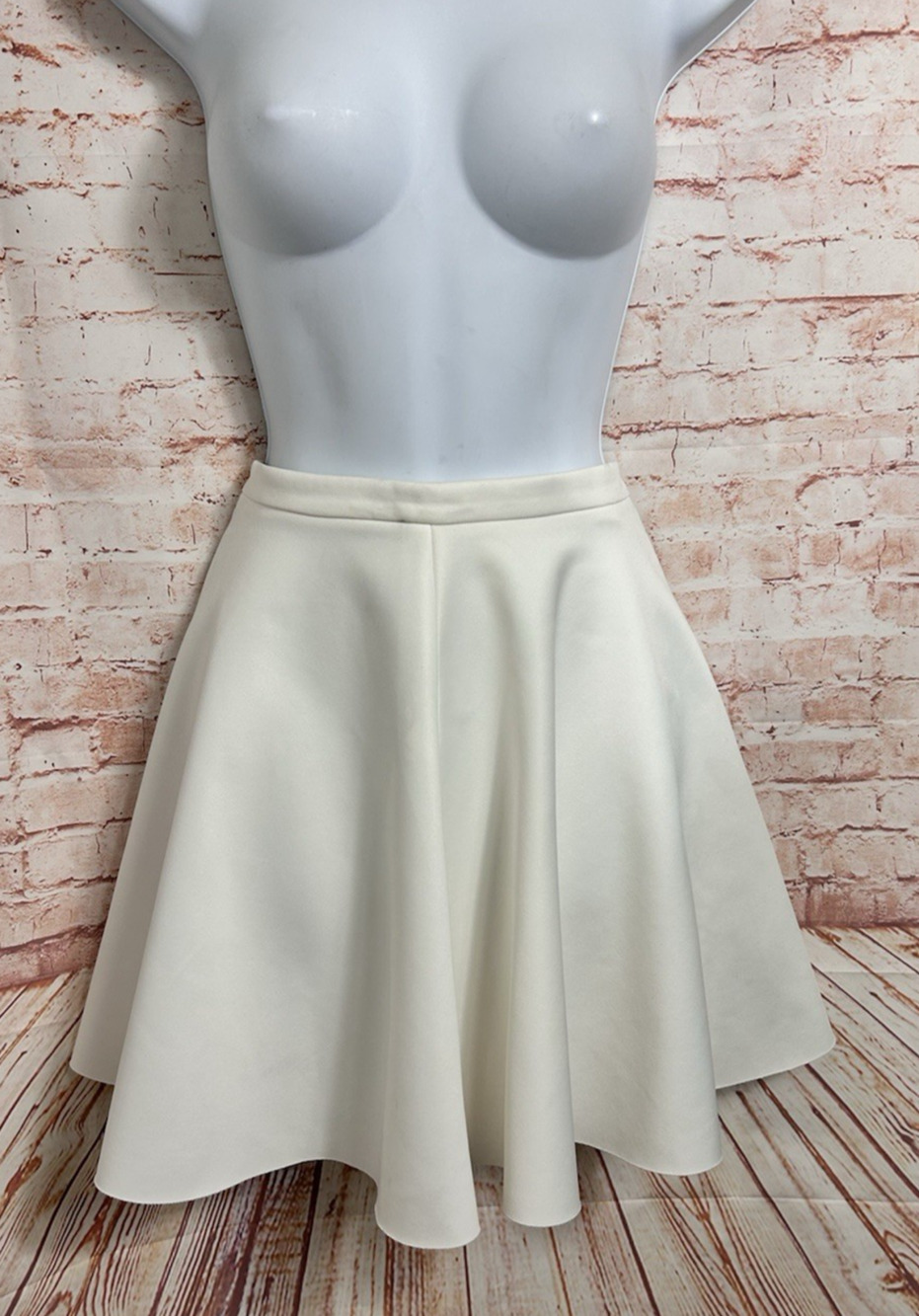 Ochirly Short Full Skirt Sz Small White Thick Structured Versatile Mini